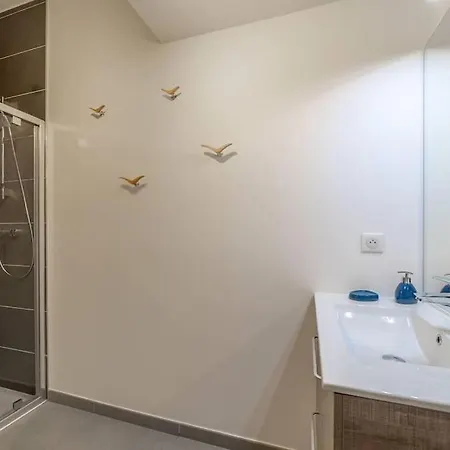 Apartament Honey - Confort, Proche Avec Garage Annecy