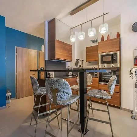 Apartament Honey - Confort, Proche Avec Garage Annecy